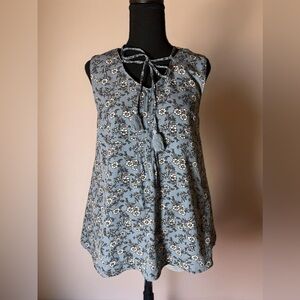 Boutique style top NWT size is S/M